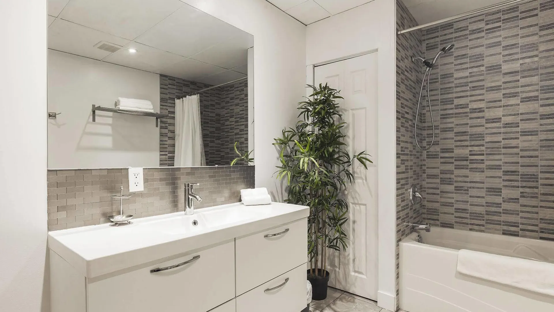Mtlvacationrentals - The Entertainer Montreal Apartment