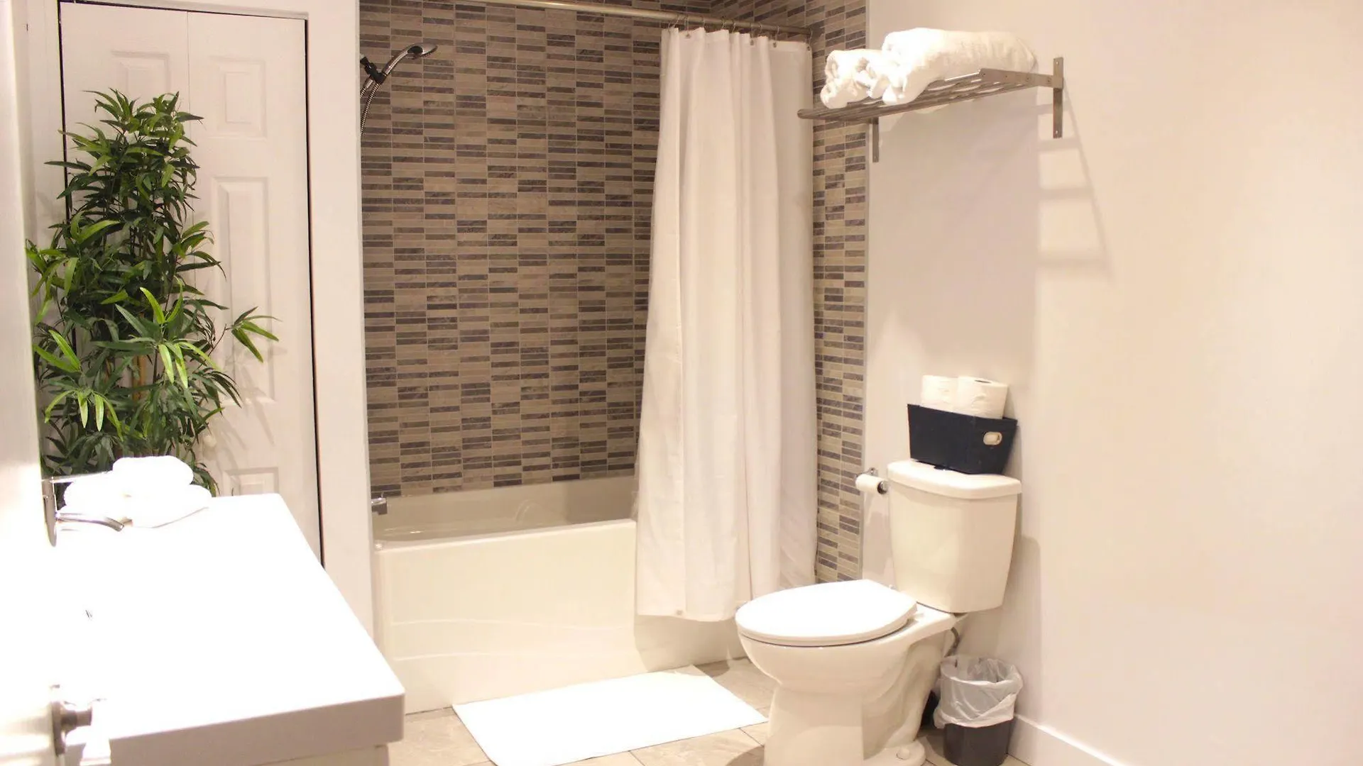 Mtlvacationrentals - The Entertainer Montreal Apartment